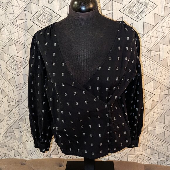 Madewell | Kinston Side-Button Wrap Top in Textured Dobby - Picture 3 of 5